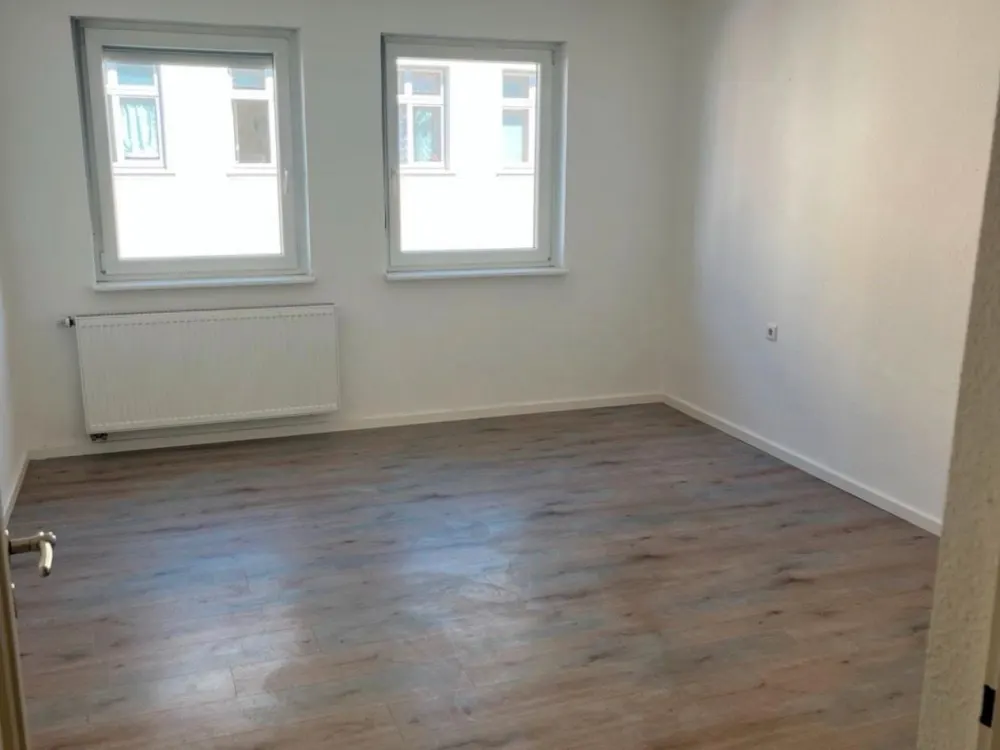 Nachmieter für 3 Zimmer Wohnung-Jobcenter !