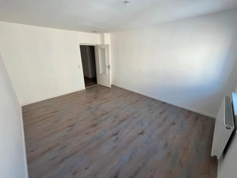 Nachmieter für 3 Zimmer Wohnung-Jobcenter !