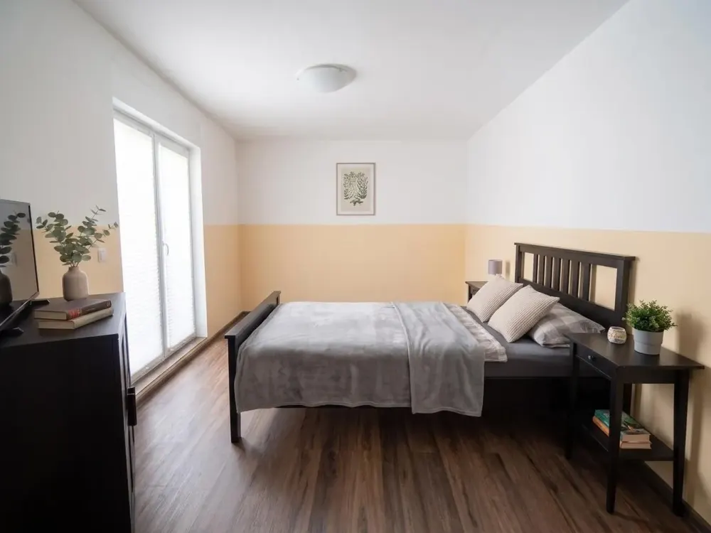 Moderne 3-Zimmer-Wohnung mit Fußbodenheizung und sonniger Terrasse - ca. 110 m², neuwertig