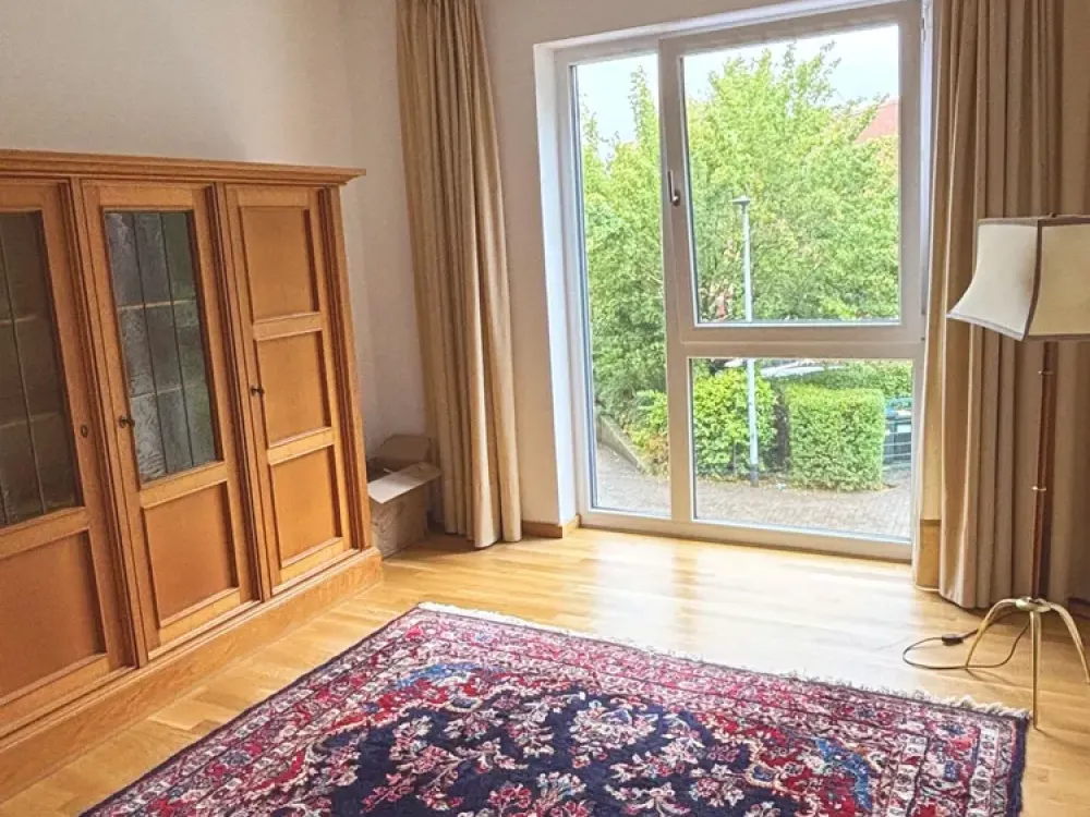 Neuwertige und großzügige 2-Zimmer-Wohnung in zentrale Lage