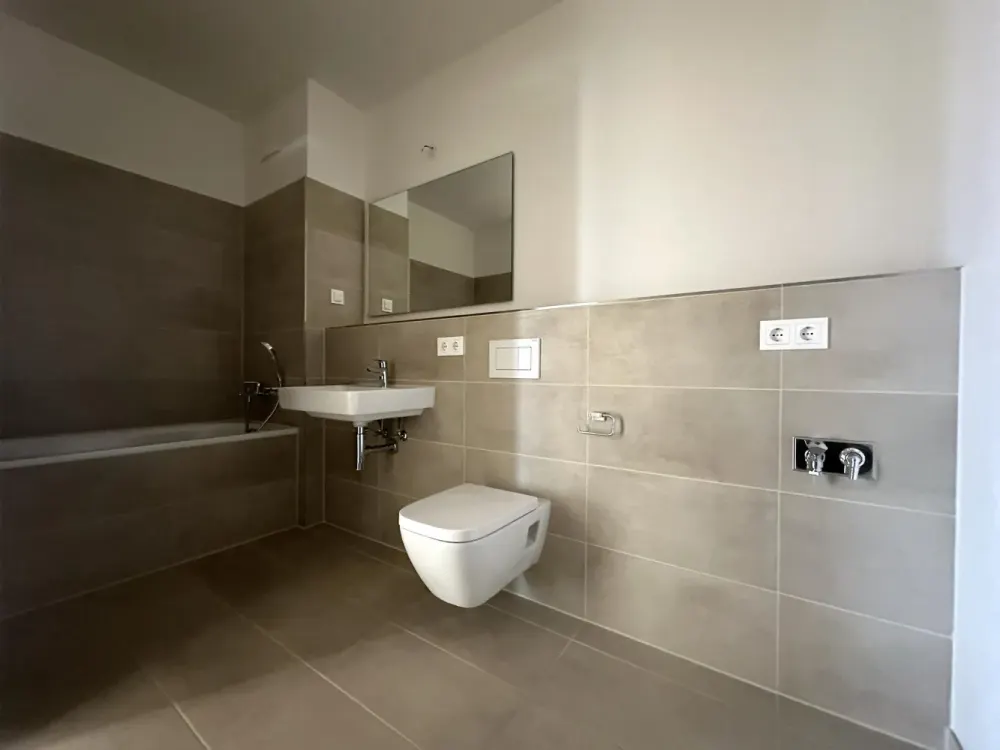 First Occupancy Bright 2-Room Apartment with Terrace in Dresden-Friedrichstadt
