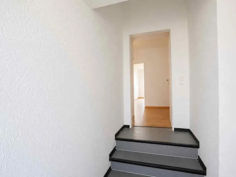 Quiet and Spacious 2-Room Apartment with Greenery at the Door