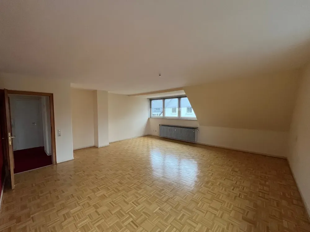 Dortmund Defdahl ! Charmante 2,5 Zimmer 80m² DG Wohnung mit EBK und Balkon !