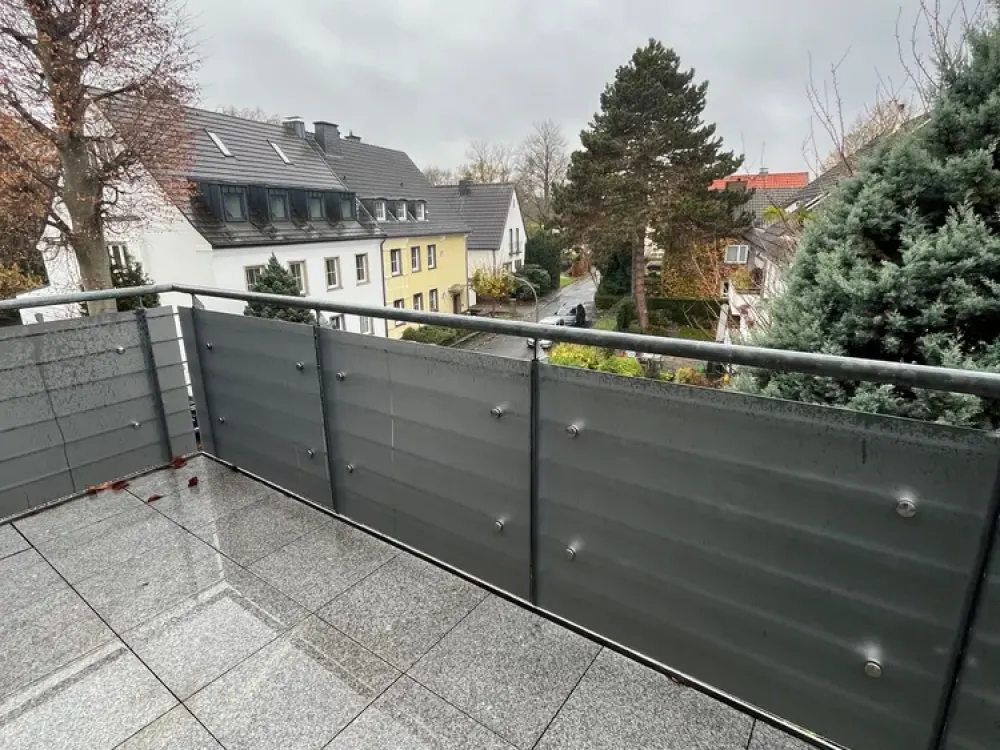 Dortmund Defdahl ! Charmante 2,5 Zimmer 80m² DG Wohnung mit EBK und Balkon !