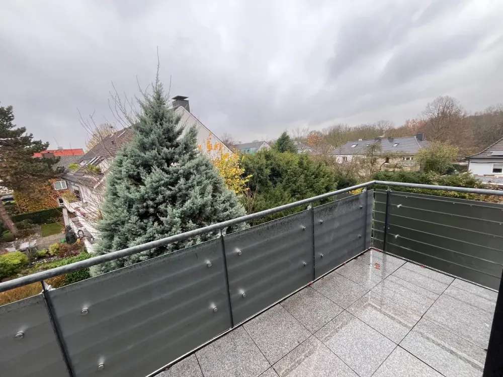Dortmund Defdahl ! Charmante 2,5 Zimmer 80m² DG Wohnung mit EBK und Balkon !