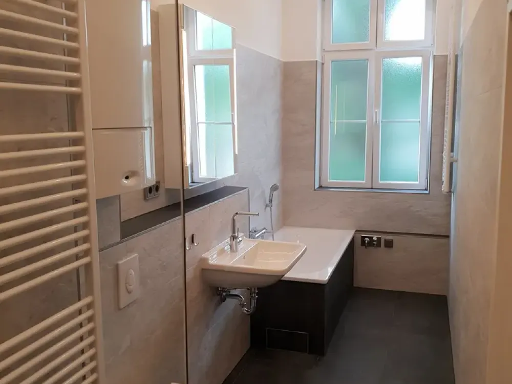 +++ Grunewald-2-Zimmerwohnung nähe Halensee +++