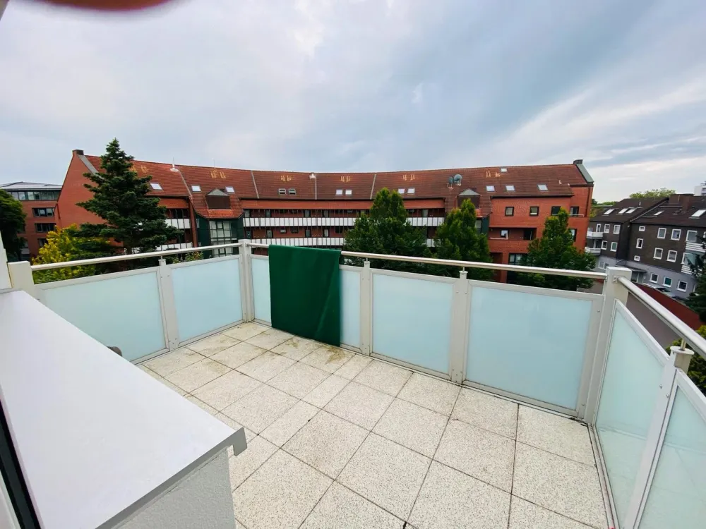 Zentrale 1-Zimmer Wohnung mit Südbalkon, Küche & Stellplatz