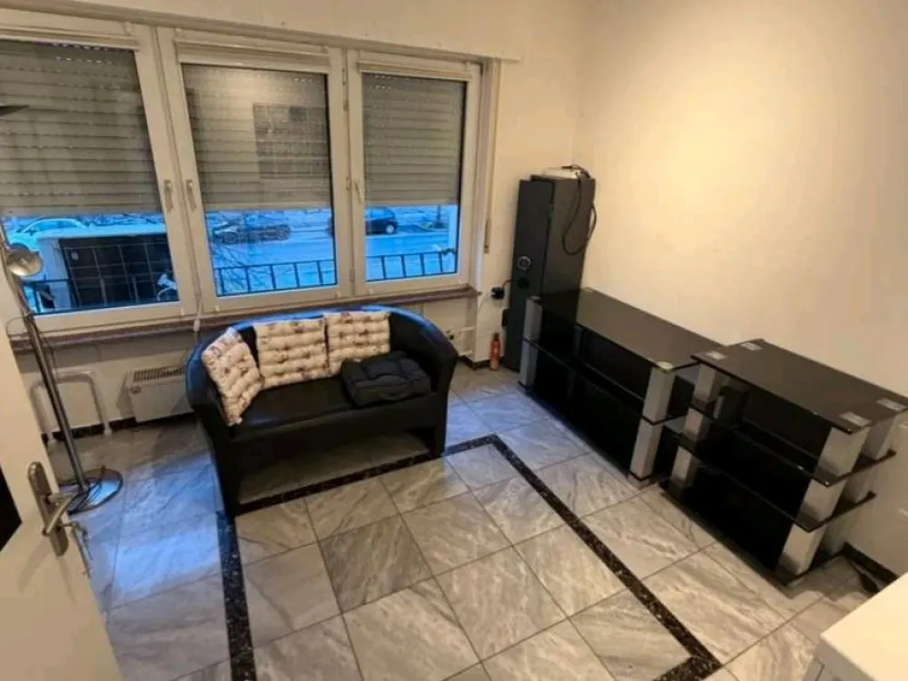 Helle 3-Zimmer-Wohnung mit Balkon, Einbauküche und Teilmöblierung