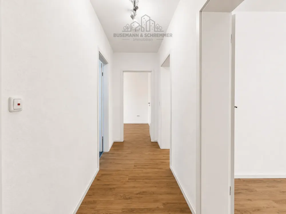 Moderne 3-Zimmer-Wohnung mit Balkon und Schallschutzfenstern in Herrenhausen