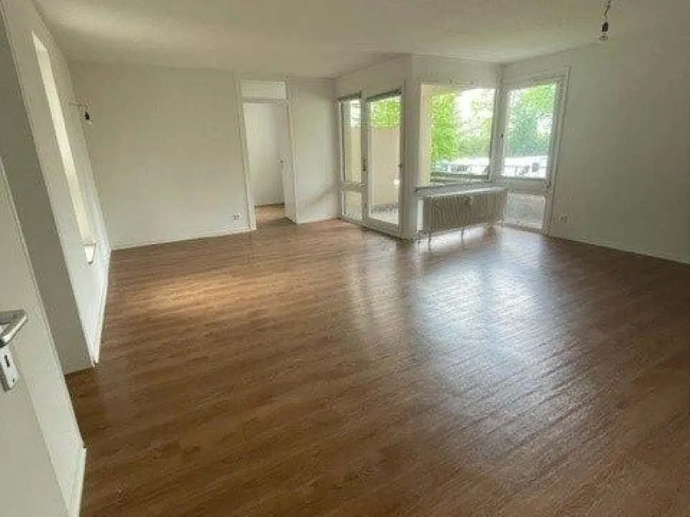 Großzügige 2-Zimmer Wohnung am Zollberg mit Balkon!
