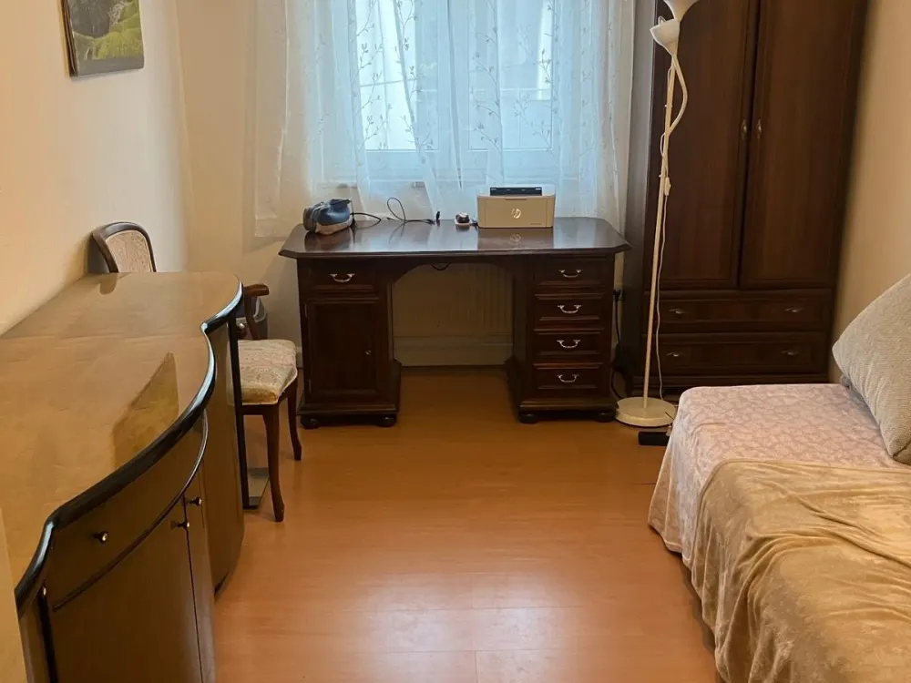 Möbliertes Zimmer in 78 m2 großer 2er-WG mit Balkon
