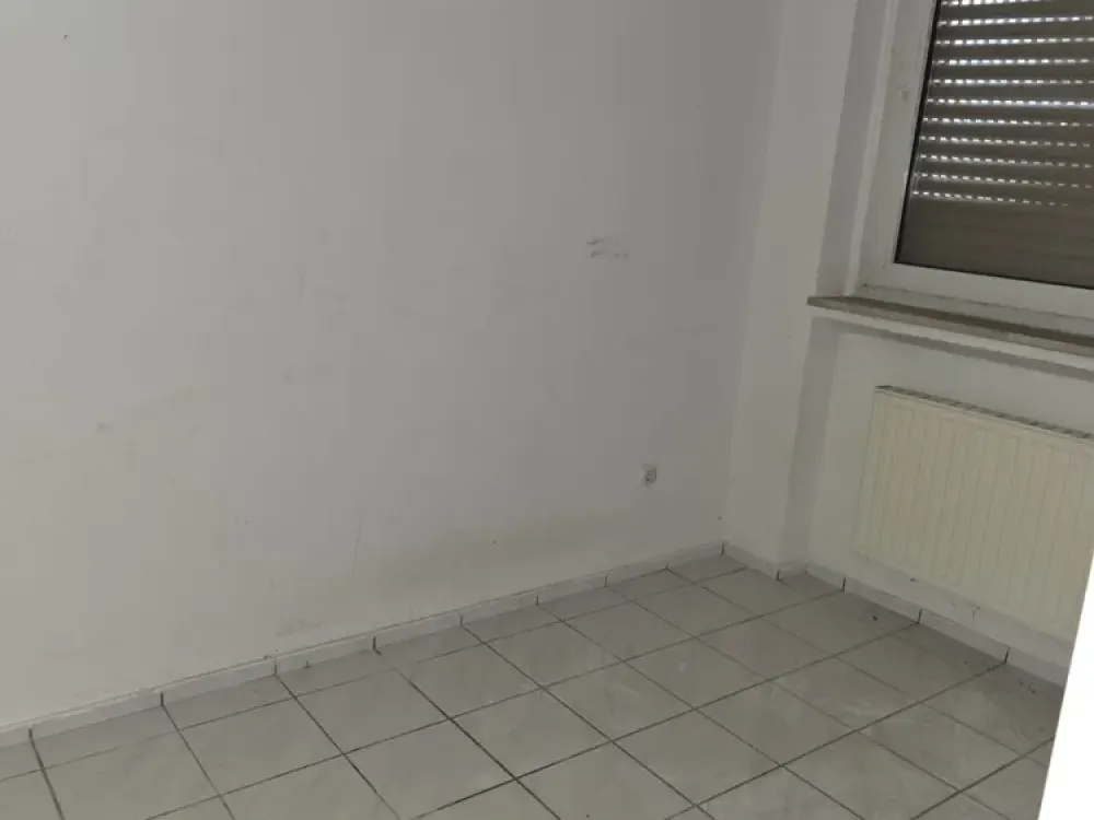 Günstige und zentrale 3-Zi.-Erdgeschosswohnung!