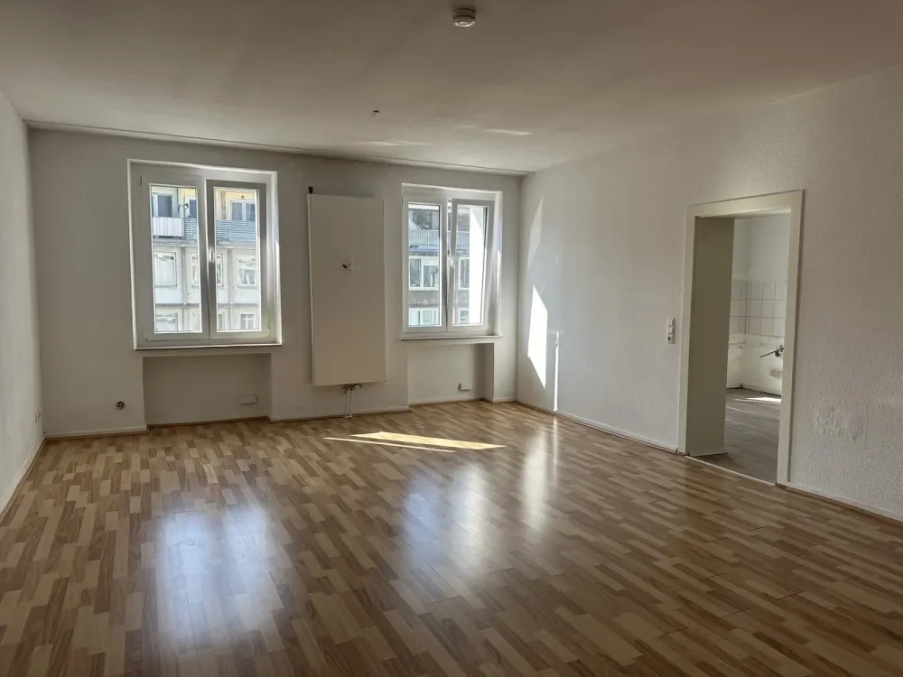 helle 2 Zimmer in top Citylage, kurzfristig bezugsfrei