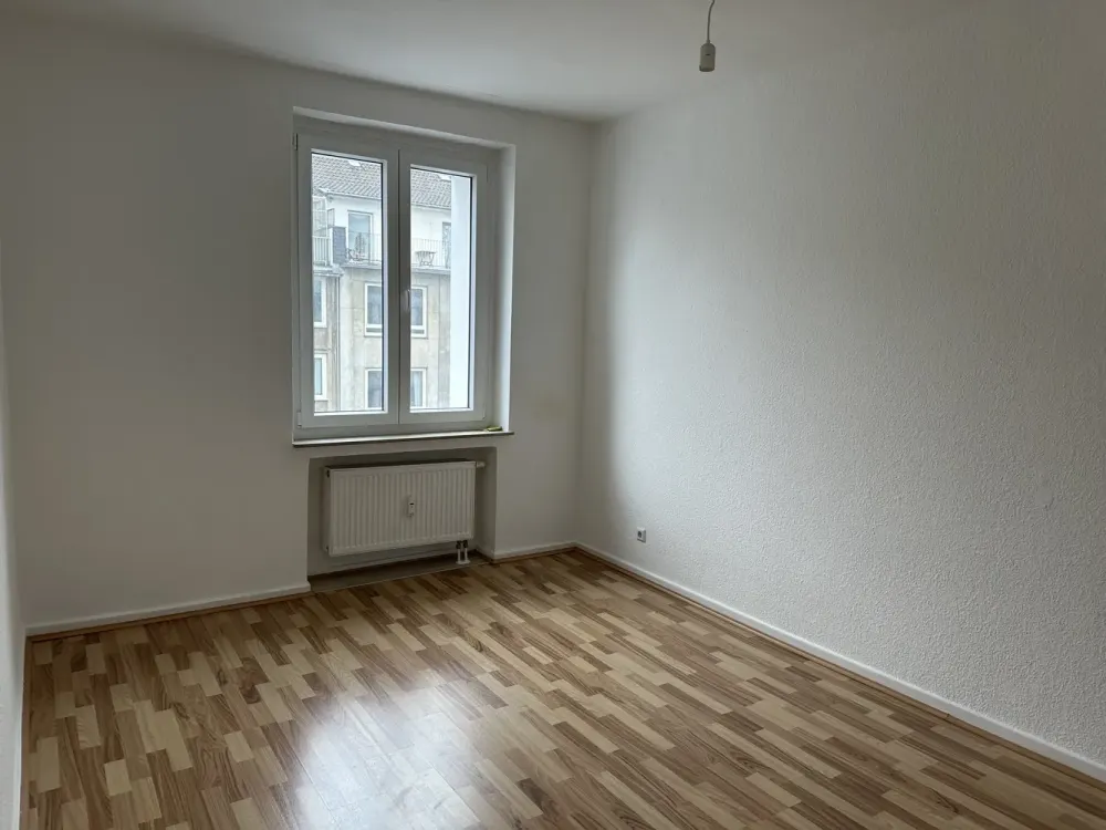 helle 2 Zimmer in top Citylage, kurzfristig bezugsfrei
