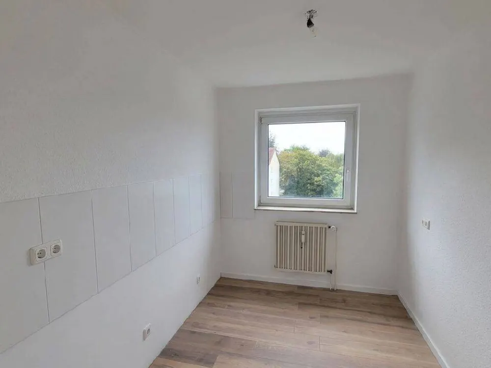 Komplett renovierte, helle 3-Zimmer-Wohnung ca. 77 m² mit Balkon, in Dortmund-Hörde zu vermieten!