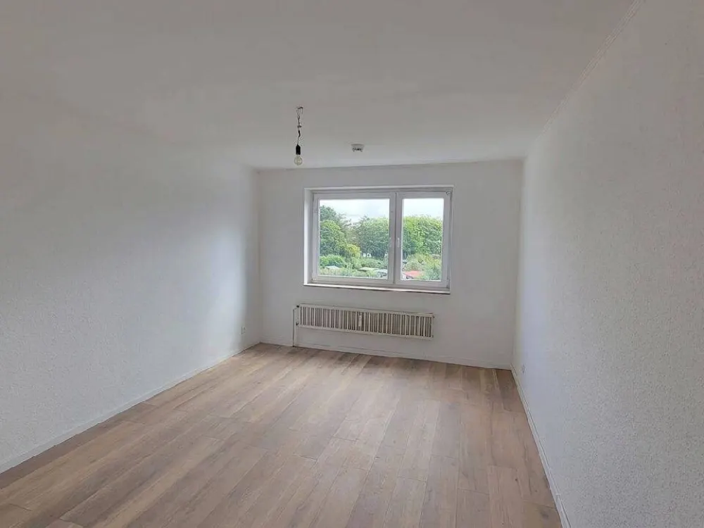 Komplett renovierte, helle 3-Zimmer-Wohnung ca. 77 m² mit Balkon, in Dortmund-Hörde zu vermieten!