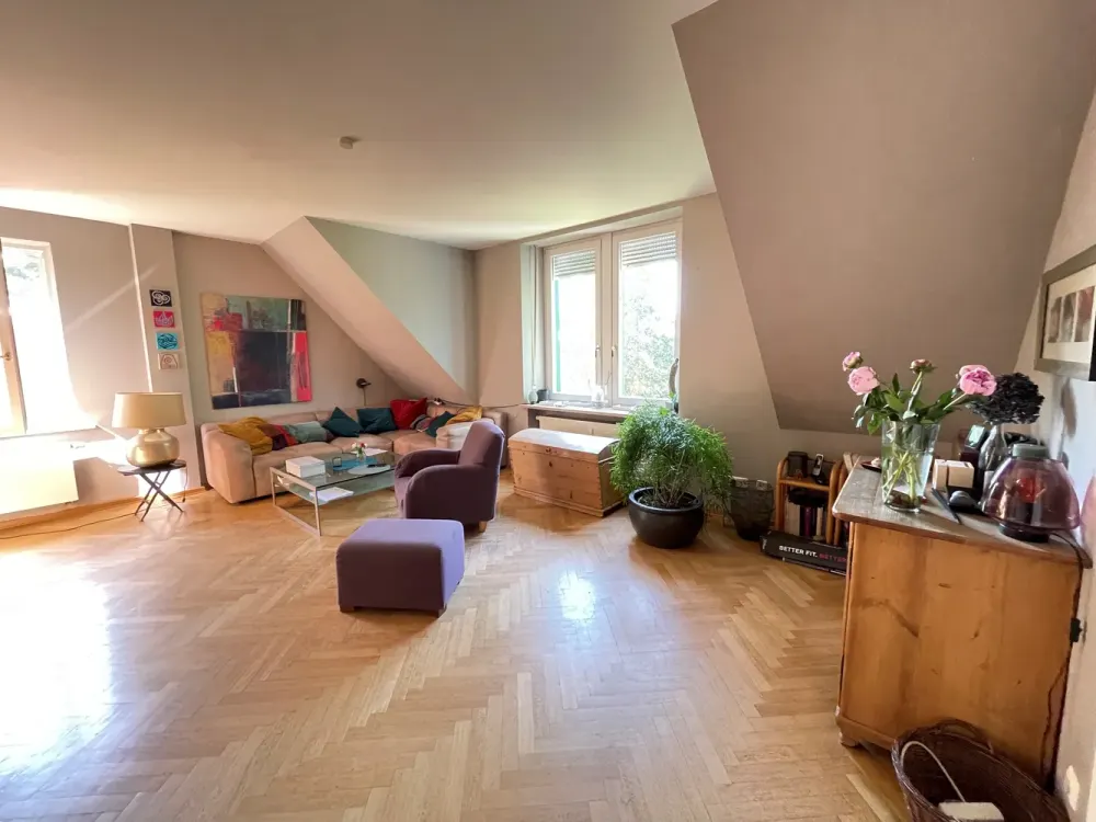 Helle Maisonettewohnung mit Südbalkon & Einbauküche, Ruhe & Raum auf zwei Etagen
