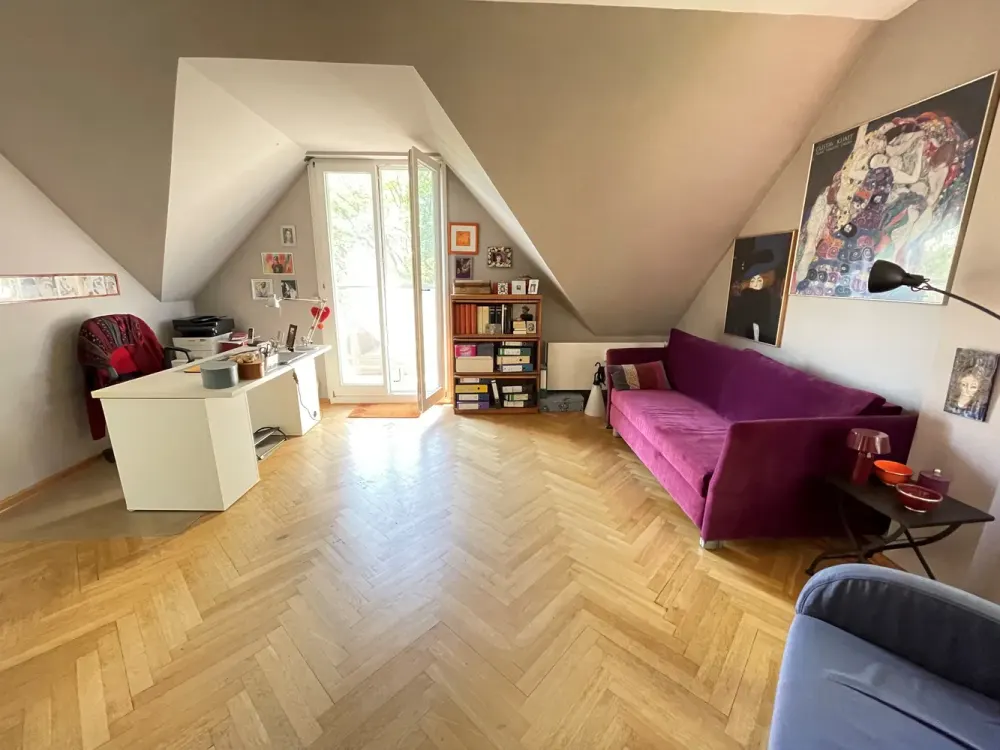 Helle Maisonettewohnung mit Südbalkon & Einbauküche, Ruhe & Raum auf zwei Etagen