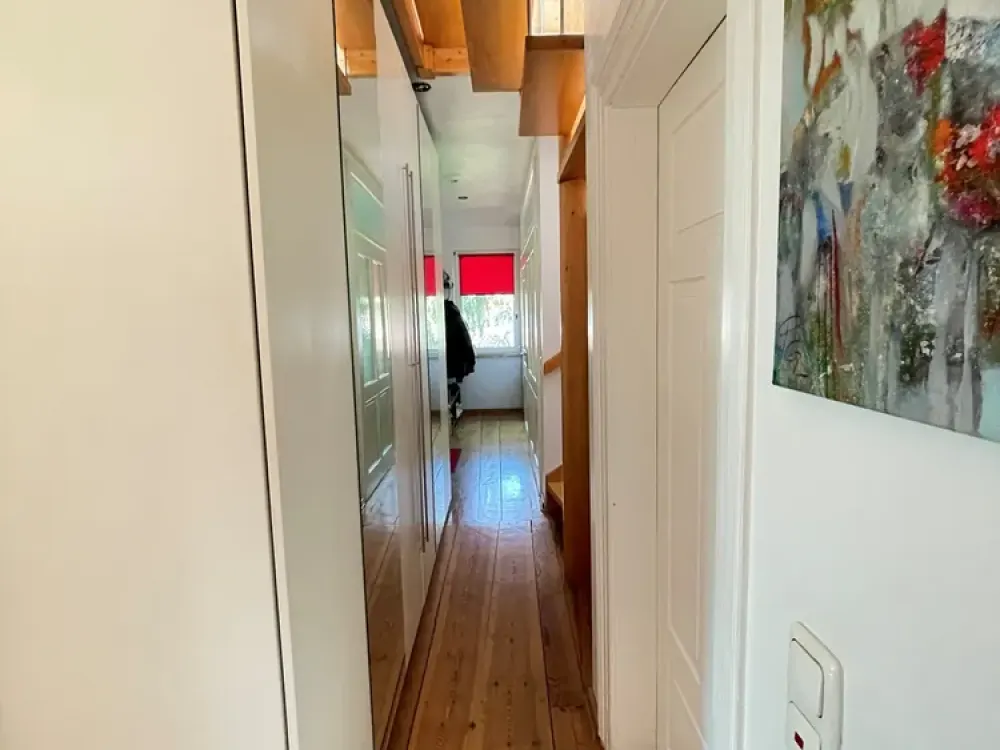 Helle Maisonettewohnung mit Südbalkon & Einbauküche, Ruhe & Raum auf zwei Etagen