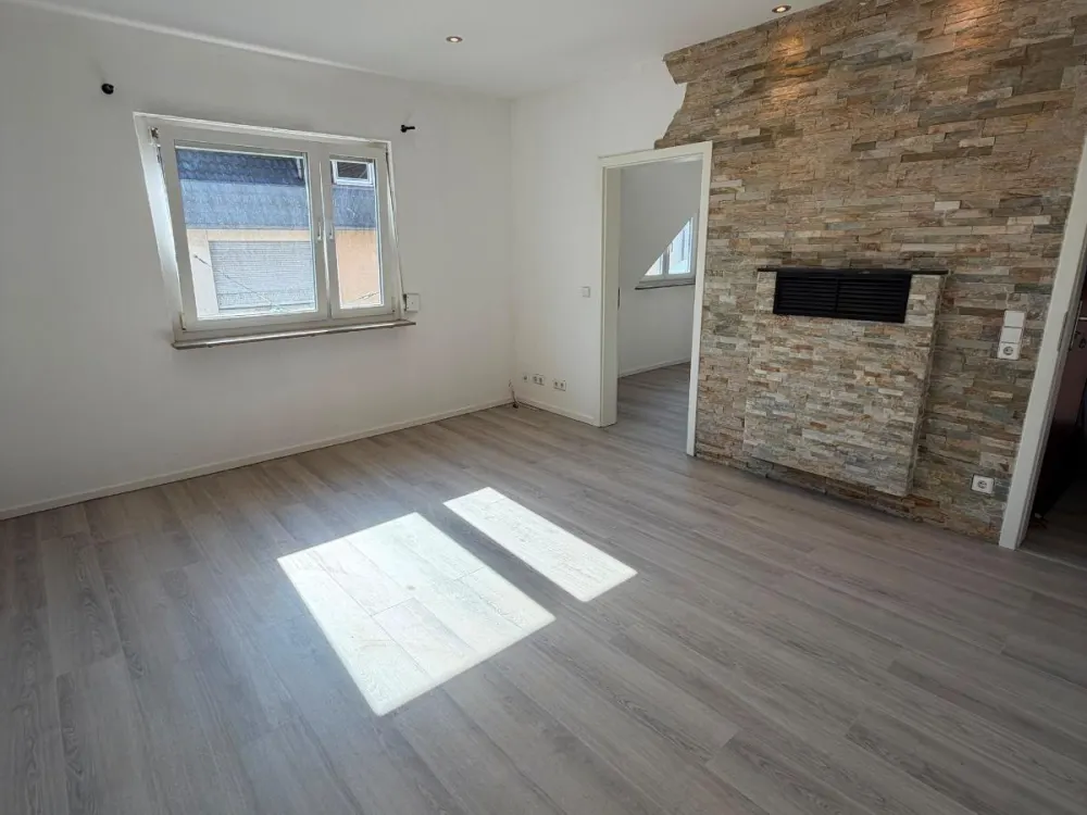 Helle 3-Zimmer-Wohnung-Zuffenhausen. Neu Renoviert-Einzugsbereit