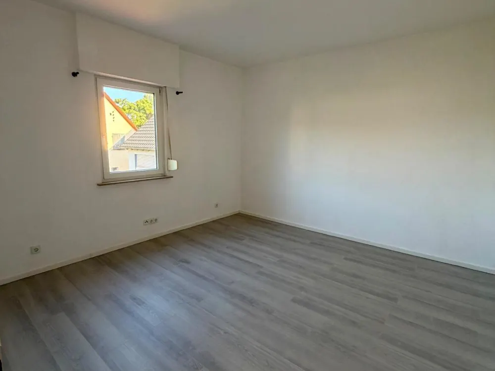Helle 3-Zimmer-Wohnung-Zuffenhausen. Neu Renoviert-Einzugsbereit