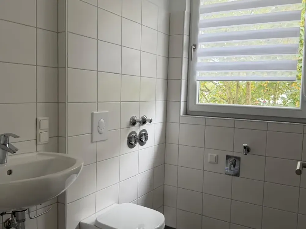 Bright 2-Room Apartment with Built-in Kitchen in Leipzig-Wahren