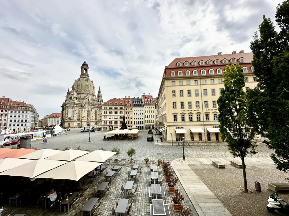 * möbliert, zentral u. exklusiv Wohnen im Zentrum der Stadt mit Concierge u. Dachterrasse *