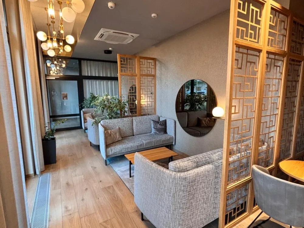 Furnished Apartment Frankfurt | AVAILABLE IMMEDIATELY | Gym & Rooftop Terrace