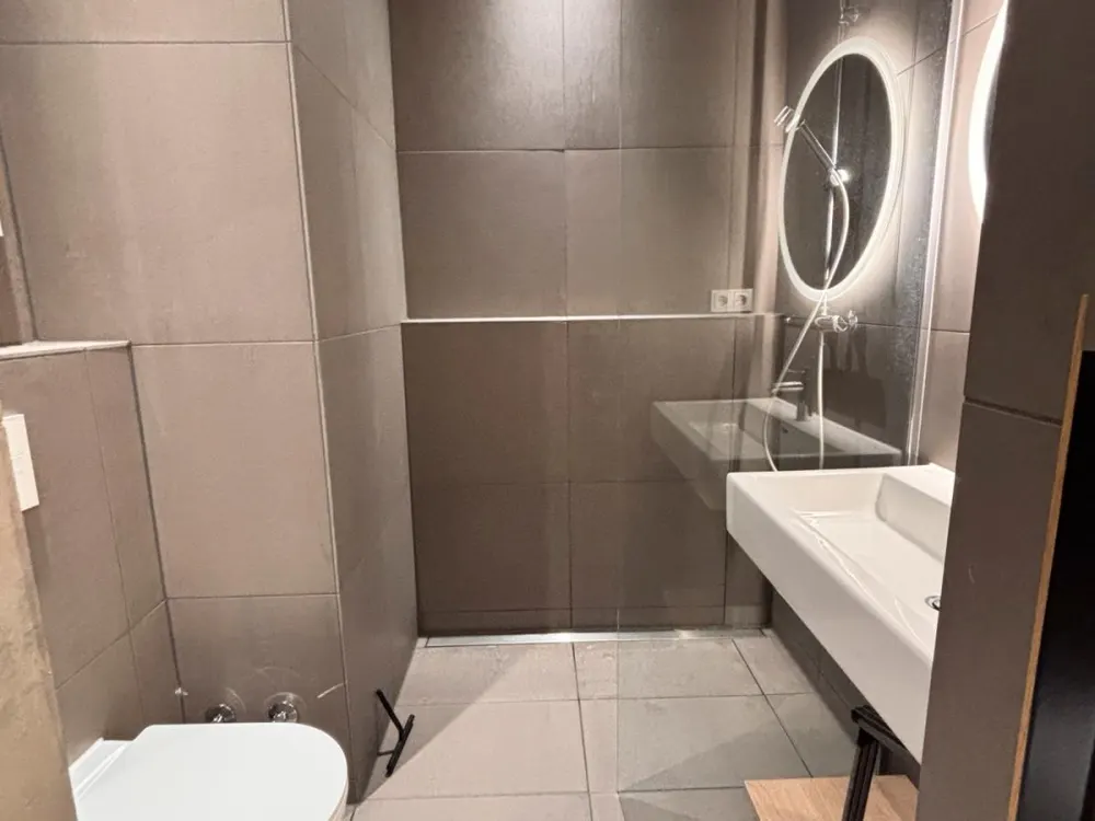 Furnished Apartment Frankfurt | AVAILABLE IMMEDIATELY | Gym & Rooftop Terrace