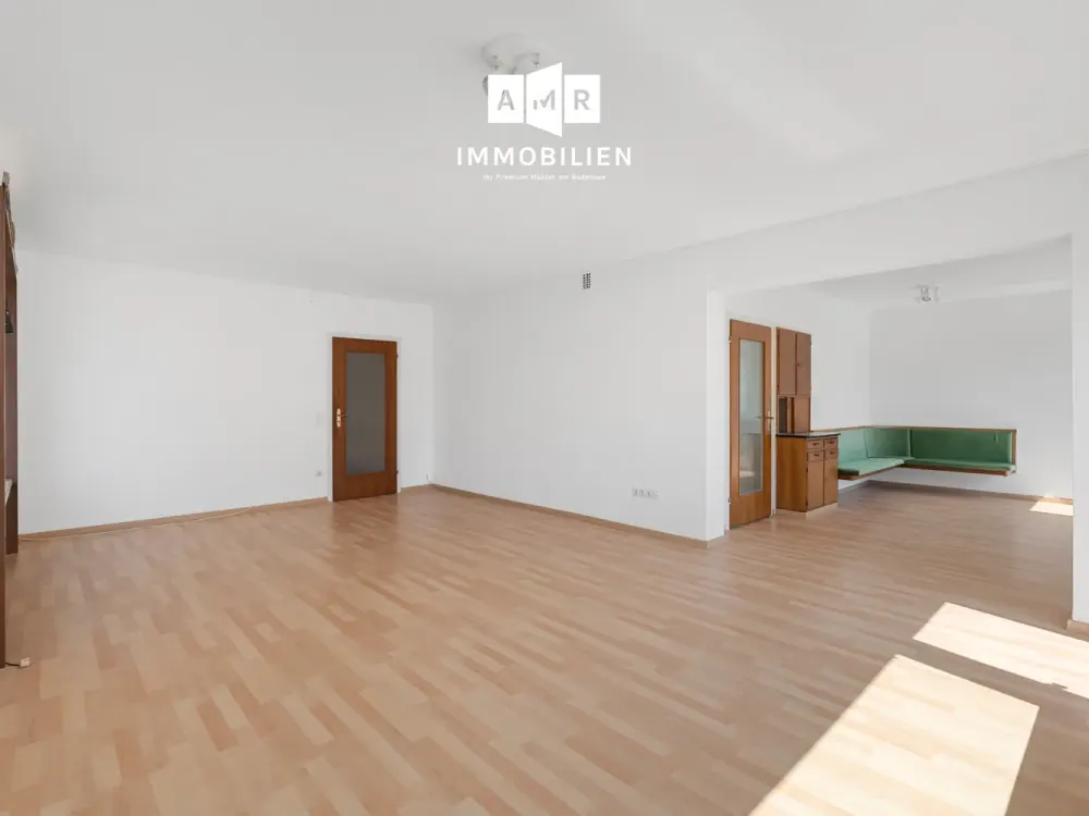 Spacious 3.5-Room Apartment in Central Location of Friedrichshafen