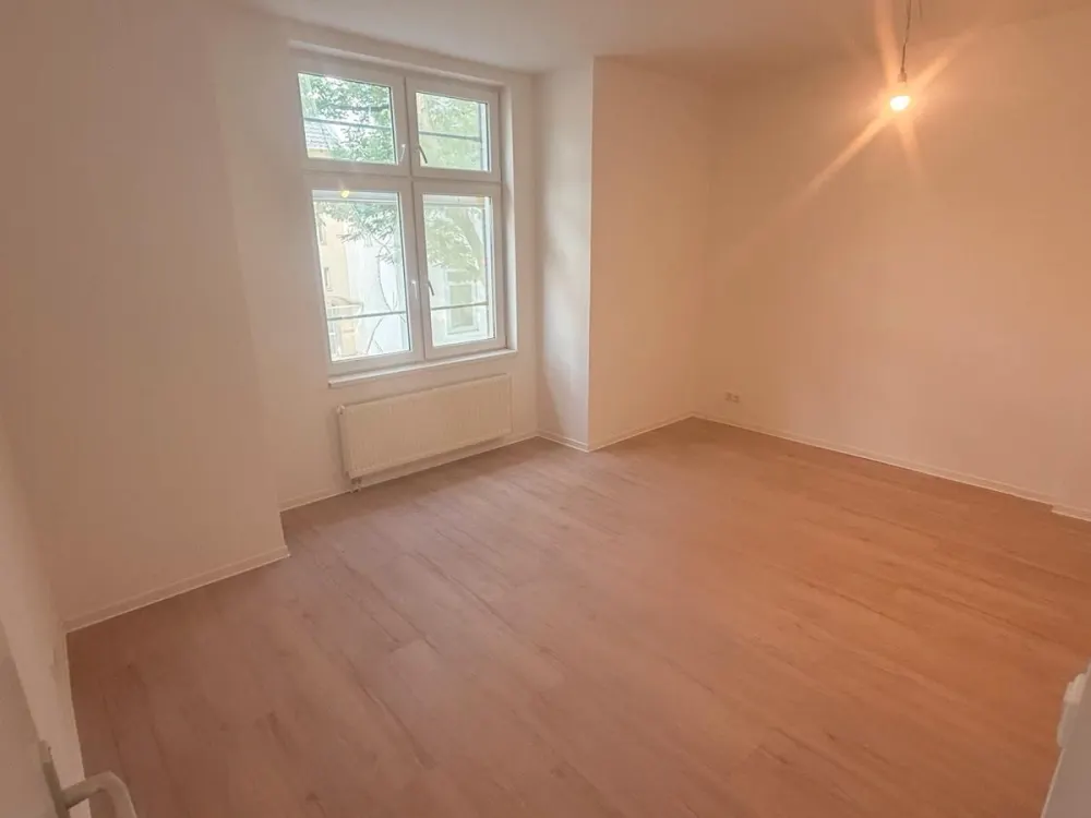Helle 2-Zimmer-Wohnung mit Küche & Diele, ab sofort zu vermieten