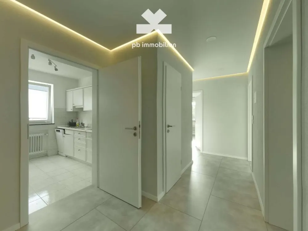 Großzügige 3,5 Zimmer Wohnung in RV-Berg - 360° Tour