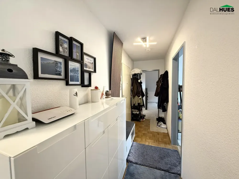 Attraktive 4-Zimmer-Dachgeschosswohnung mit Balkon und Tiefgarage
