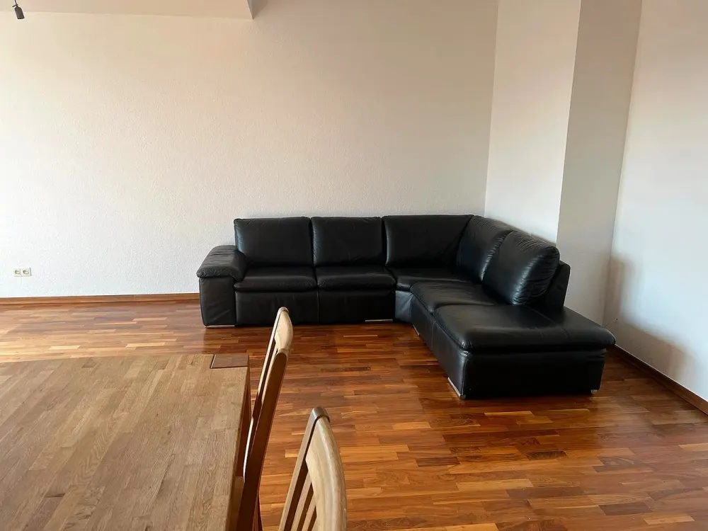 Helle 4,5 Zimmer-Penthaus-Wohnung mit Sonnenbalkon in Oberkassel/Lörick