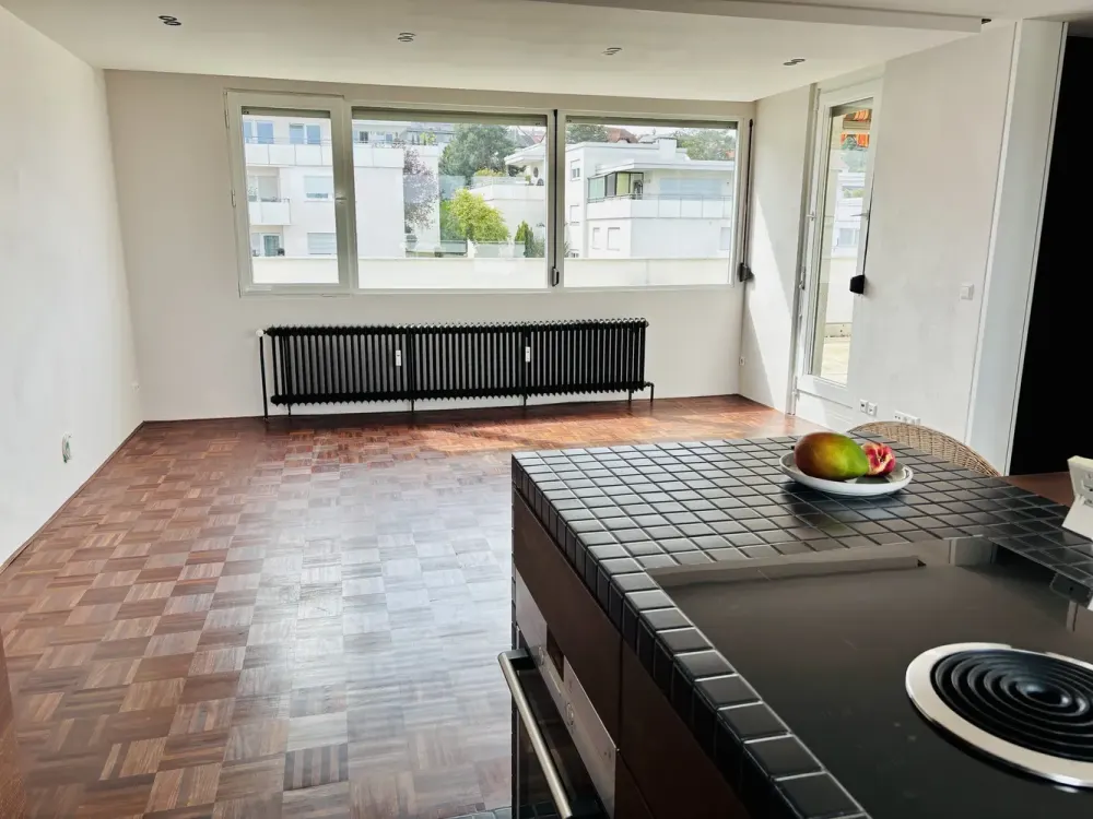 Malerische 2-Zimmer-Dachterrassenwohnung mit Blick auf die Weinberge