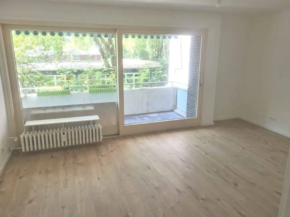 Balkonwohnung mit 2 Schlafzimmern in Düsseldorf-Peter-Behrens-Straße