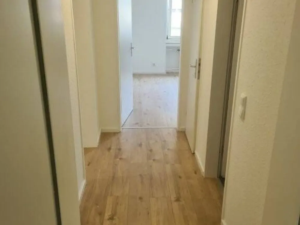 Balkonwohnung mit 2 Schlafzimmern in Düsseldorf-Peter-Behrens-Straße
