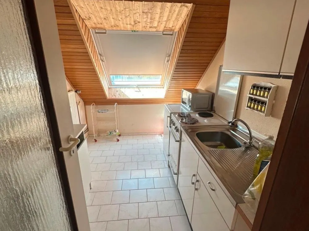 Vollmöbilierte Dachgeschosswohnung