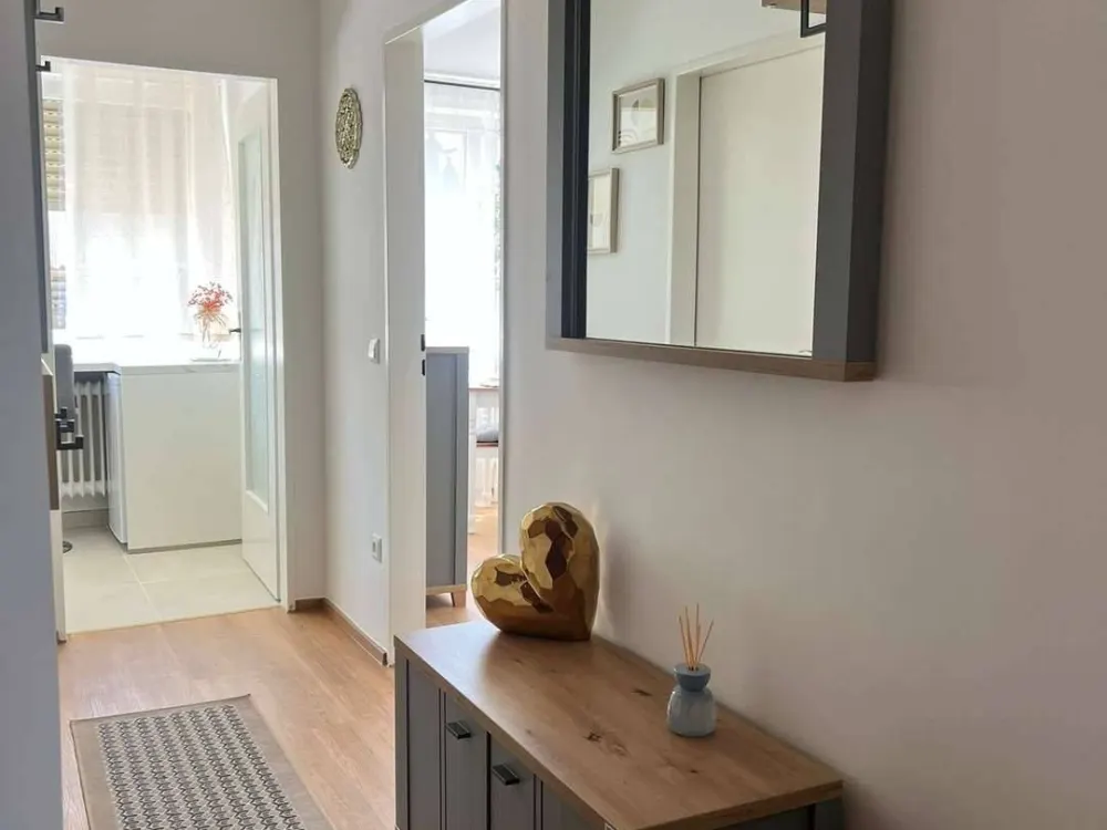 Exklusives Wohnen auf Zeit - Hochwertig kernsanierte 1-Zimmer-Wohnung mit Vollausstattung