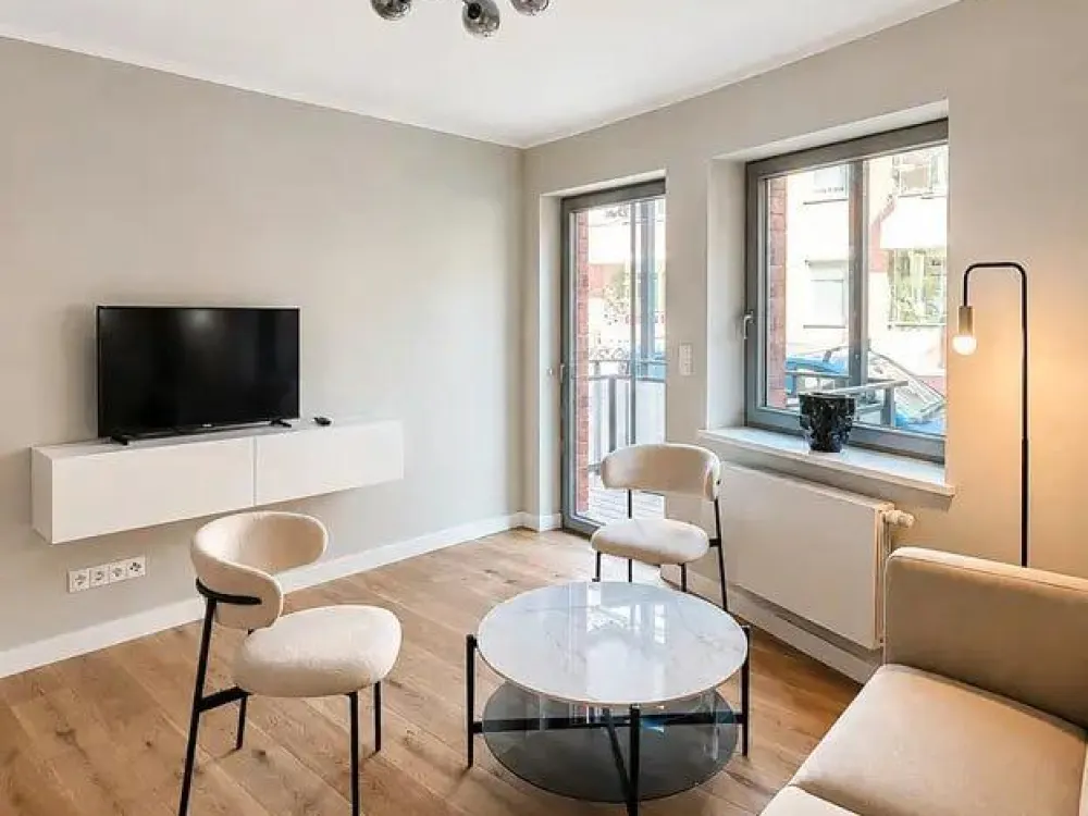 Stilvoll möblierte 2-Zimmer-Wohnung mit Balkon in Hamburg-Altona