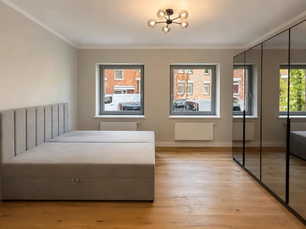 Stilvoll möblierte 2-Zimmer-Wohnung mit Balkon in Hamburg-Altona