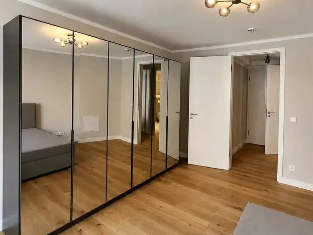 Stilvoll möblierte 2-Zimmer-Wohnung mit Balkon in Hamburg-Altona