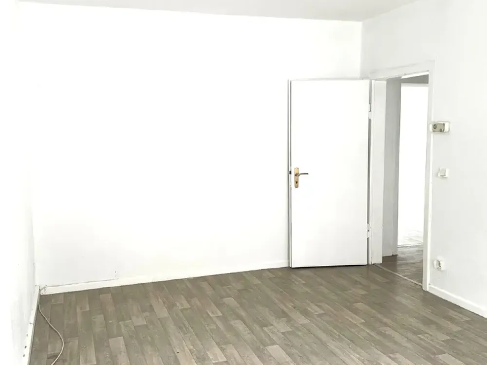Bright 3.5-Room Apartment with Large Eat-In Kitchen in Bochum-Hamme