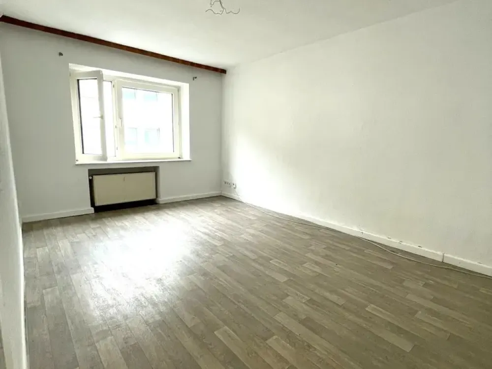 Bright 3.5-Room Apartment with Large Eat-In Kitchen in Bochum-Hamme