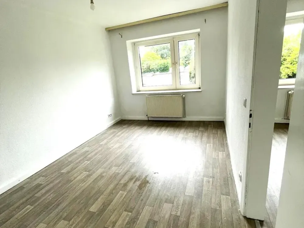 Bright 3.5-Room Apartment with Large Eat-In Kitchen in Bochum-Hamme