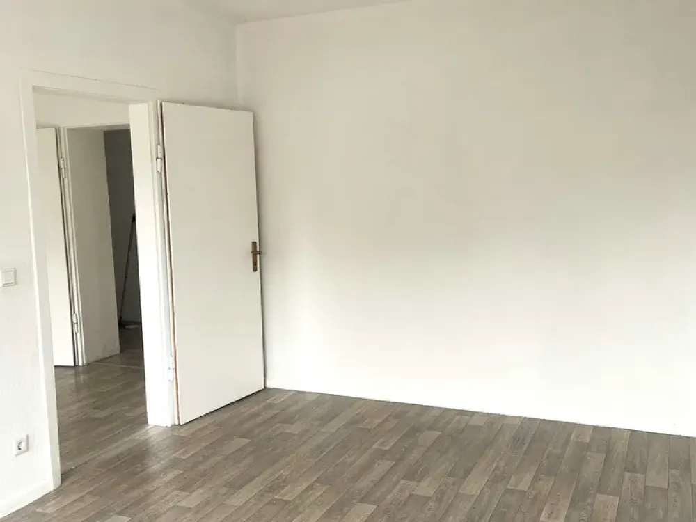 Bright 3.5-Room Apartment with Large Eat-In Kitchen in Bochum-Hamme