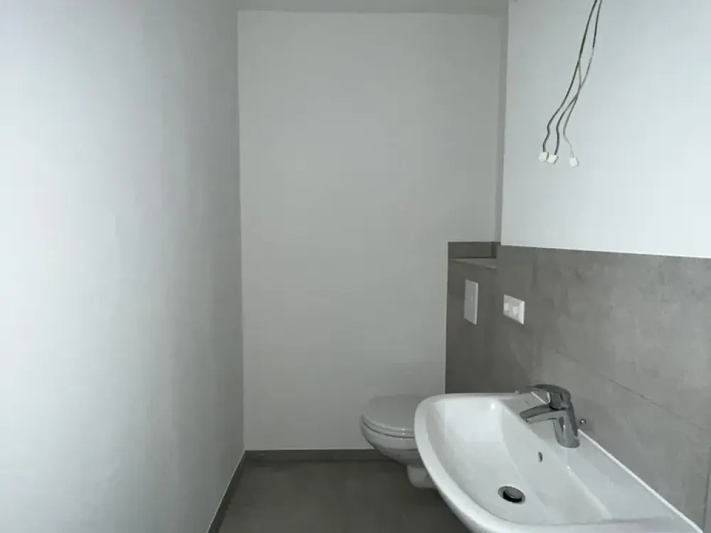 Familienfreundliche 4-Raumwohnung mit Komfortdetails: Aufzug, Gäste-WC, Fußbodenheizung (WE21)