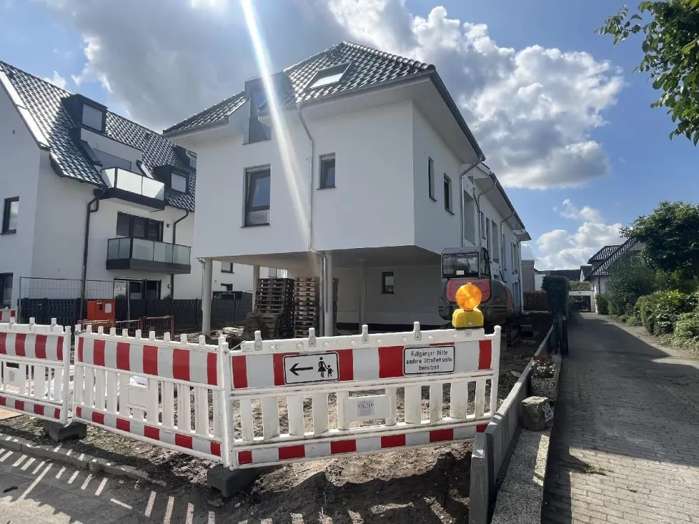 Erstbezug: 3-Zimmer-Wohnung im Obergeschoss mit Balkon