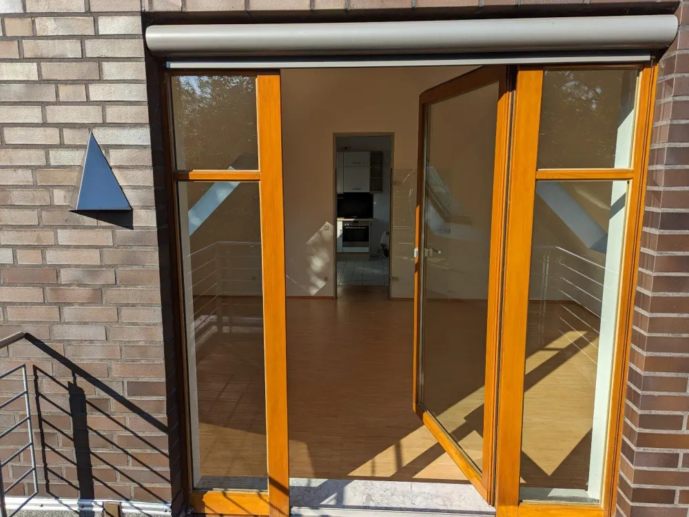 Schöne 3-Zimmer-Maisonette-Wohnung mit Dachterrasse, Echtholzpark