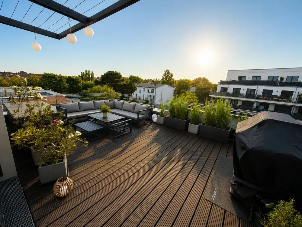 Penthouse-Wohnung mit Dachterasse, Klimaanlage, hochwertiger Einbauküche und Ankleide